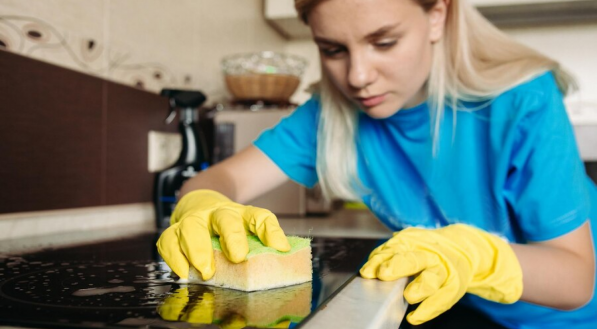 Imagem ilustrativa da limpeza de gordura na cozinha