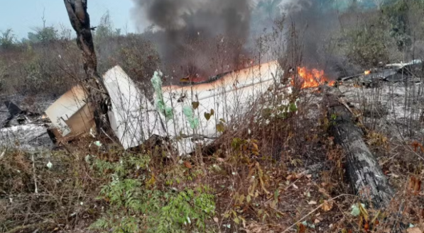 Avião de pequeno porte cai na zona rural de Mato Grosso