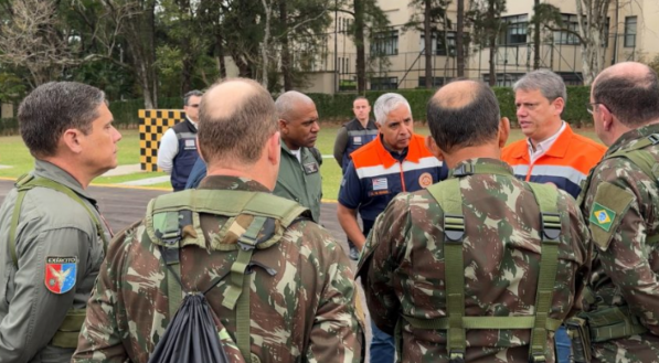 Instalado no sábado (23), o gabinete de pronta resposta visa combater os focos de incêndio no estado de São Paulo.