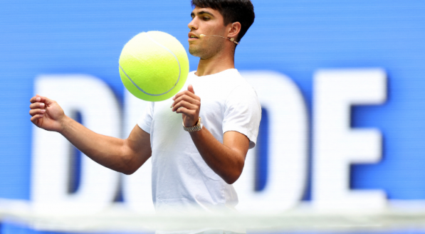 Imagem de Carlos Alcaraz em evento do US Open 2024