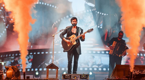 Imagem: Gusttavo Lima durante show.