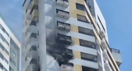 Incêndio em prédio de Boa Viagem, na Zona Sul do Recife