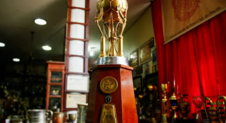 Troféu da Série B 1990, conquistado pelo Sport