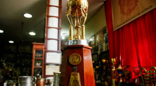 Troféu da Série B 1990, conquistado pelo Sport