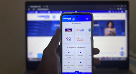 O app Conecta Recife é uma das iniciativas que utiliza a tecnologia para fazer uma ponte entre serviços necessários e o cidadão. 