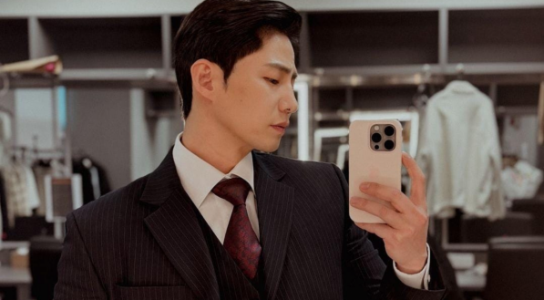 Imagem do ator sul-coreano Song Jae-Rim