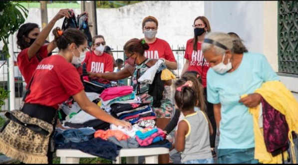 Imagem de bazar beneficente, Pro Bem, que arrecada verbas para instituições como a Casa Zero, Rede Muda Mundo e o Amor ao Pet