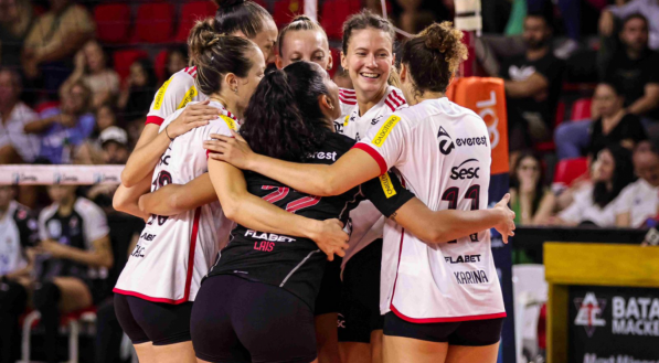 Sesc Flamengo encerra ano com vitória na Superliga Feminina de Vôlei