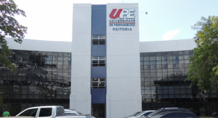 Imagem da reitoria da UPE