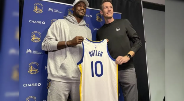 Jimmy Butler foi mais uma das estrelas trocada nessa janela de transferência da NBA.