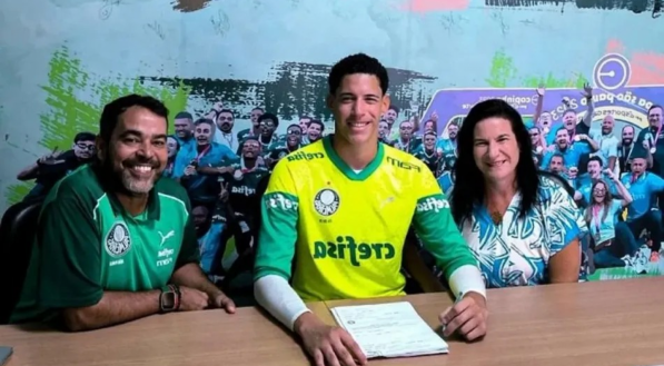 O jovem goleiro de 19 anos e 1,96 de altura foi cedido por empréstimo pelo Galo ao Palmeiras, com a opção de compra. Seguindo o mesmo caminho de Thalys.