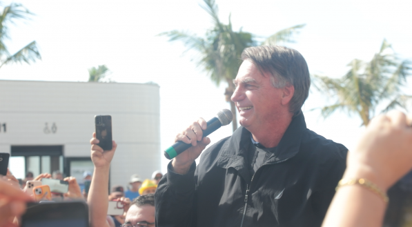Ex-presidente Jair Bolsonaro (PL) discursa em ato no Recife