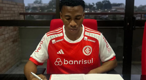 O jogador de apenas 18 anos atuava no Sub-20 do Colorado por empréstimo, e caso fosse aprovado, seria transferido em definitivo ao clube gaúcho.