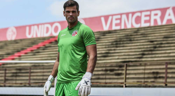 O jogador, de 32 anos, é o primeiro reforço do clube, que começa a preparação para a disputa do Campeonato Carioca Série A2 de 2025.