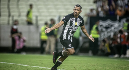 Fernando Sobral marcou, de pênalti, o gol do clássico no Castelão. Em partidas com poucas chances criadas, o Ceará conseguiu sair com a vitória diante do Fortaleza, na Arena Castelão. Fernando Sobral marcou o único gol, e fez com que a equipe do Vozão saísse com a vantagem na final, a equipe cearense fica agora [&#8230;]