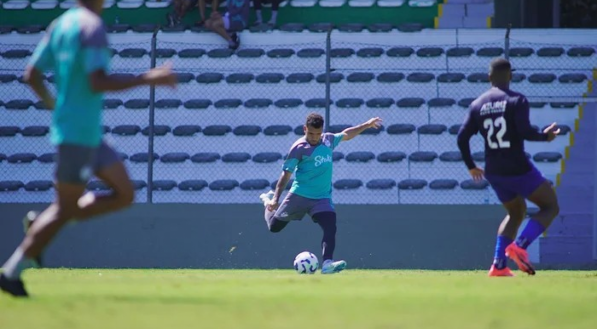 Equipes se enfrentaram na sexta-feira (21) no Alfredo Jaconi. As atividades fazem parte da preparação do Ju para o Brasileirão