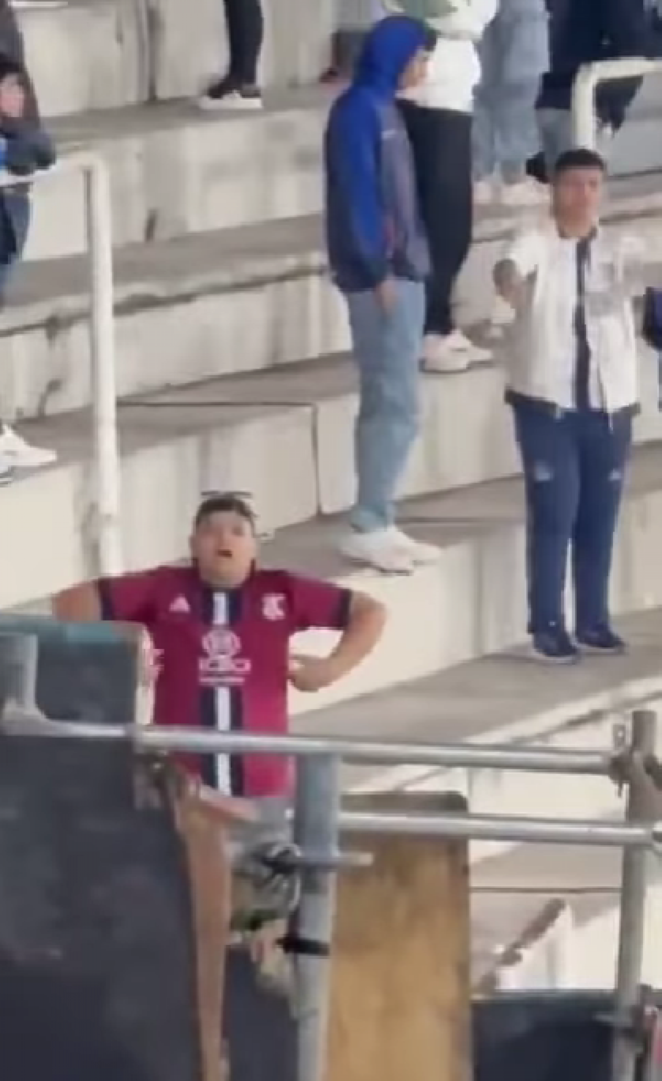 No jogo de quarta-feira (2), no estádio Mario Alberto Kempes, em Córdoba, na Argentina, torcedores do Talleres fizeram gestos imitando macaco para os torcedores do São Paulo. Esse é mais um caso de racismo na Copa Libertadores contra brasileiros. O gesto ocorreu após a vitória do time Tricolor por 1 a 0, pela primeira rodada [&amp;#8230;]