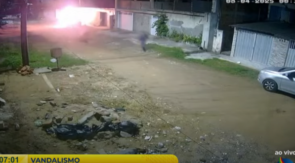 Câmeras de segurança registram momento da ação 