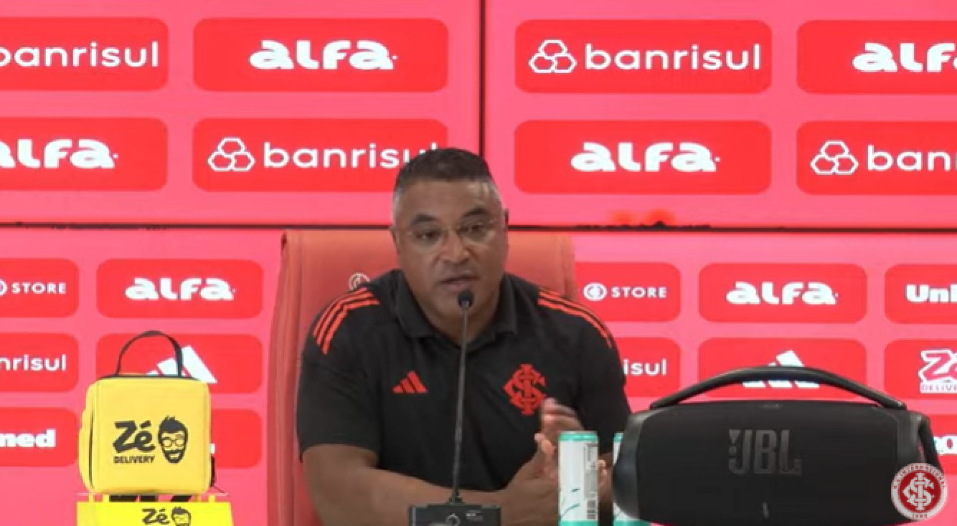 "Foi um jogo disputado, em que o detalhe decidiu contra a gente”, disse o treinador em coletiva de imprensa