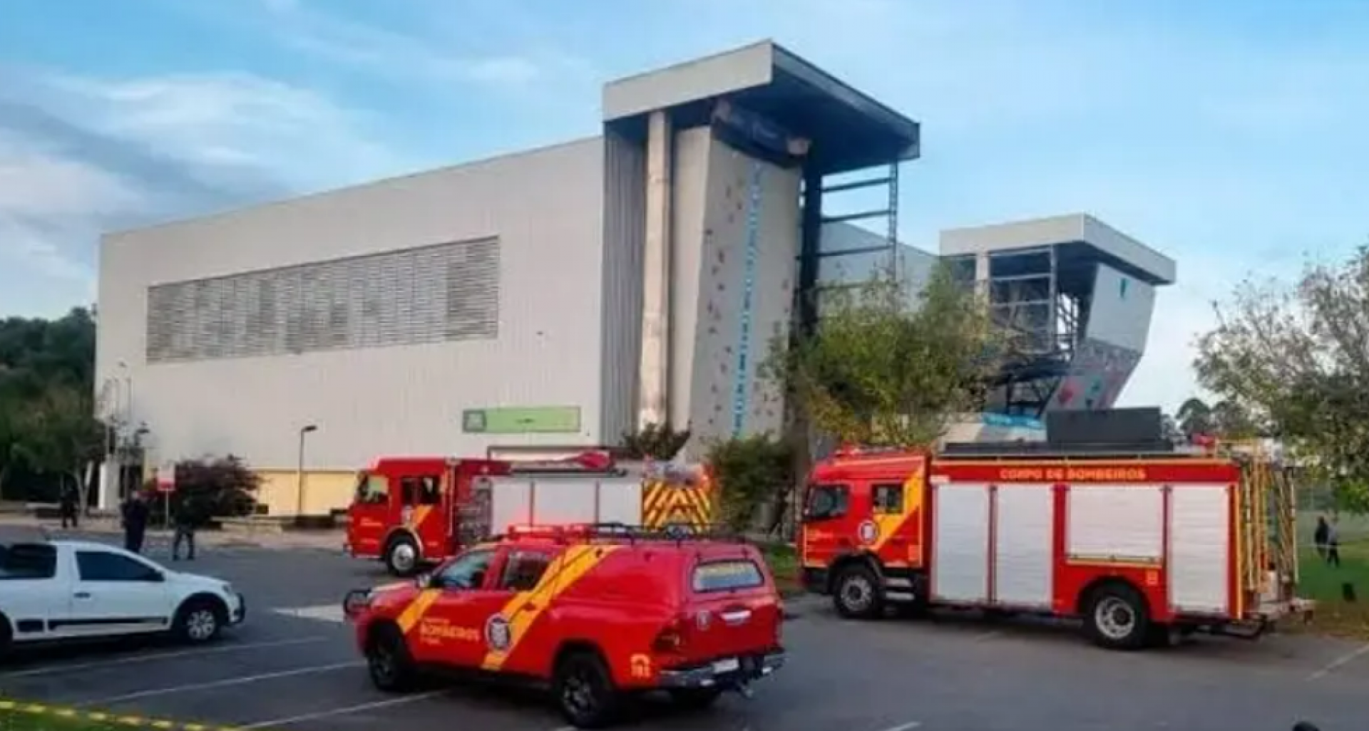 Na última segunda-feira (21), um incêndio atingiu a estrutura do Centro de Treinamento de Escalada, localizado no Parque Olímpico do Cajuru, em Curitiba- PR. O acontecimento foi divulgado em nota oficial pela Conferederação Brasileira de Escalada Esportiva (CBEE). &amp;#8220;É com tristeza que informamos que, na tarde desta segunda-feira, as estruturas do Centro de Treinamento Olímpico [&amp;#8230;]