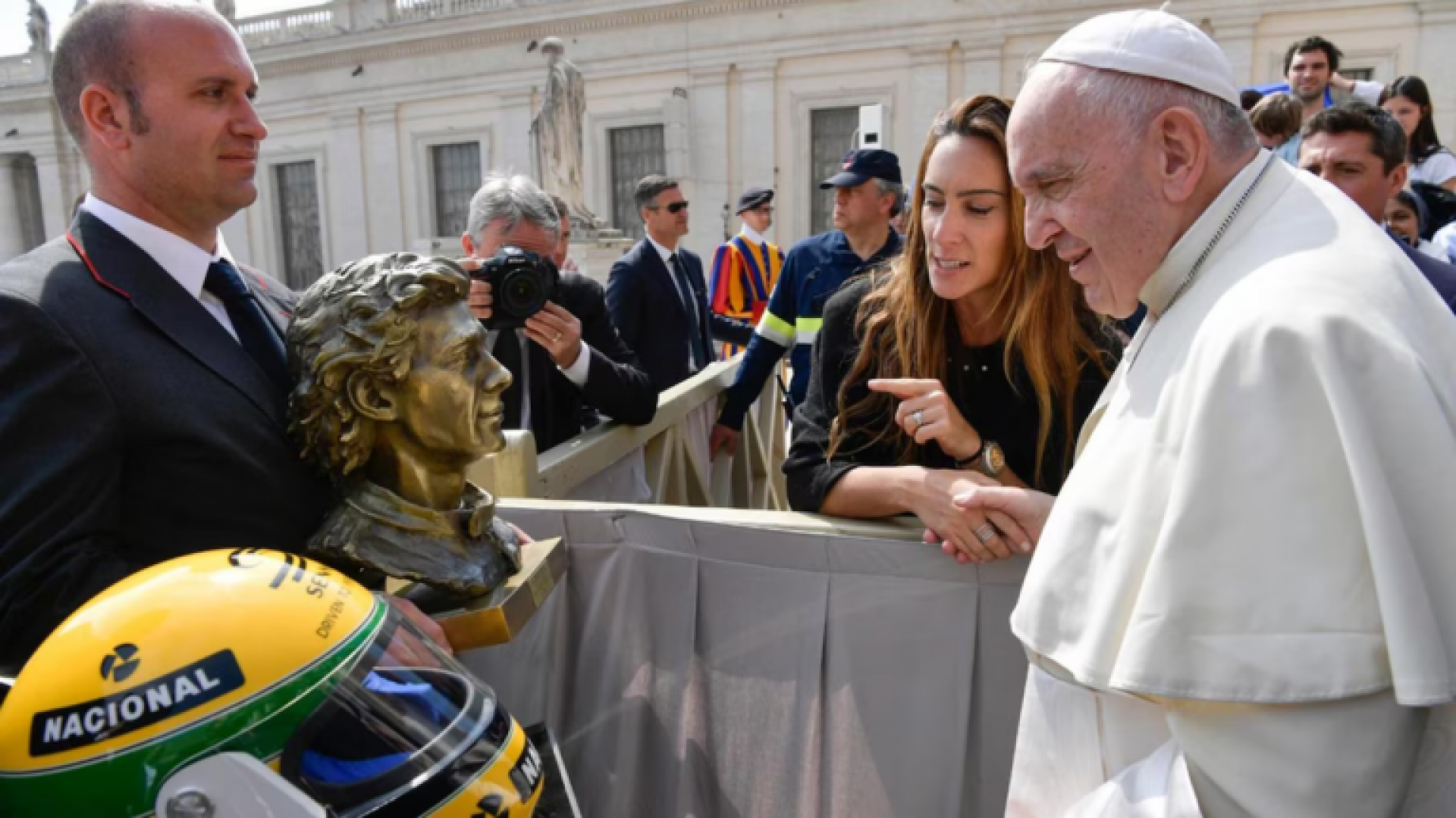 A jornada de Papa Francisco no mundo do automobilismo