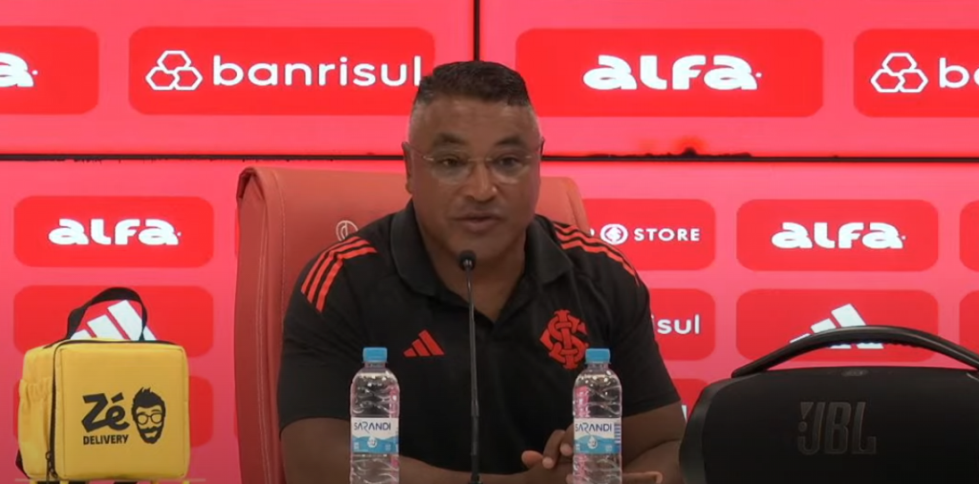 Técnico reconhece superioridade do Colorado e valoriza gestão de tempo da equipe no duelo pelo Brasileirão