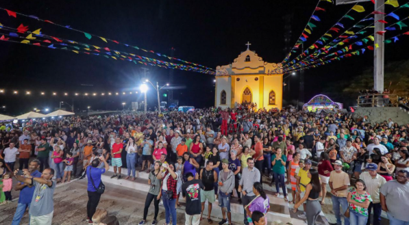 População na festividade junina de Gravatá