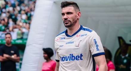 João Ricardo sai como herói após defender pênalti e garantir empate no Morumbis