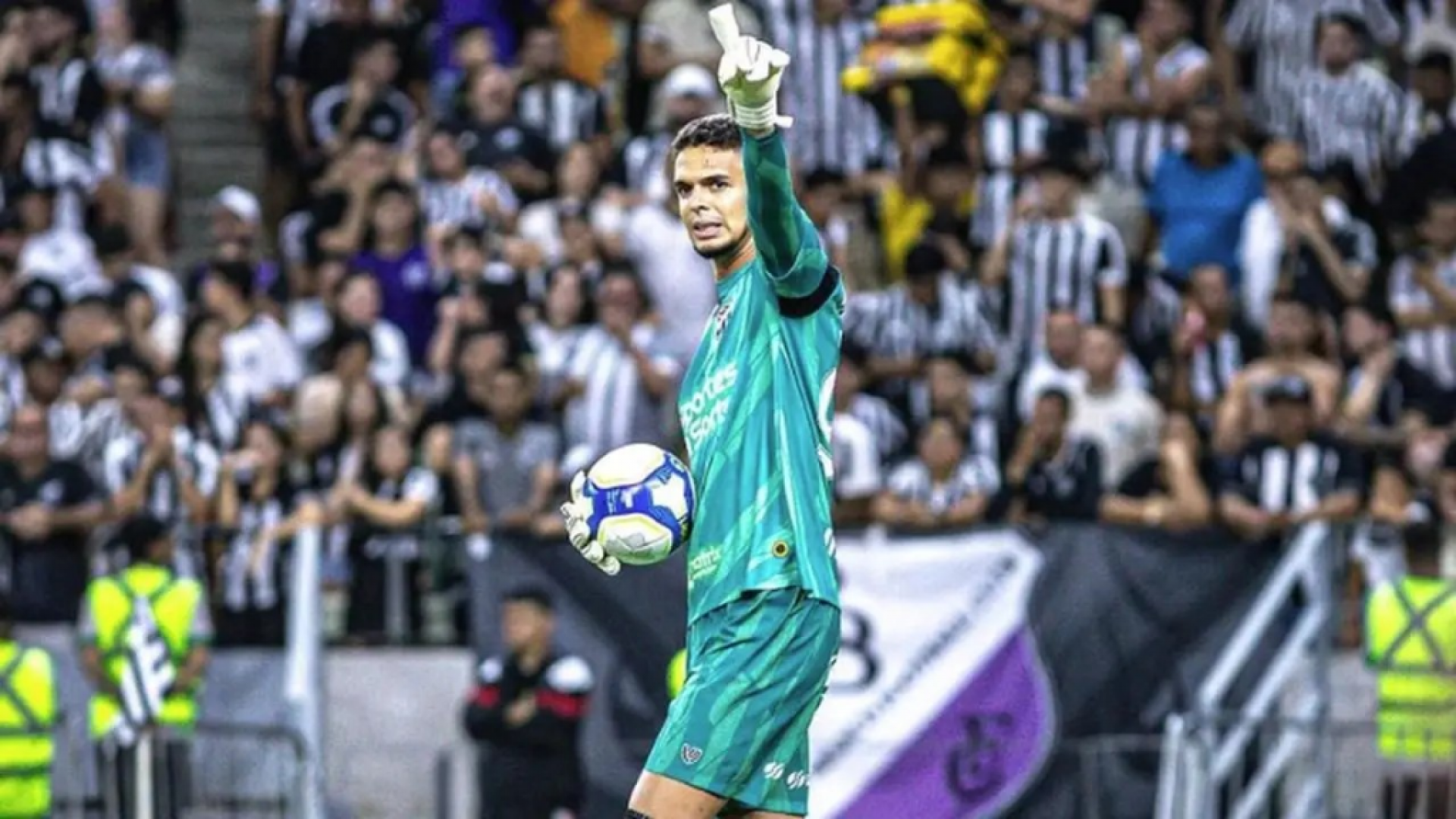 Vozão recebe o Rubro-Negro baiano neste sábado (3), pela 7ª rodada do Brasileirão. A bola rola às 18h30 no Estádio Presidente Vargas.