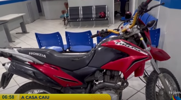 Motocicleta foi localizada após buscas do efetivo policial