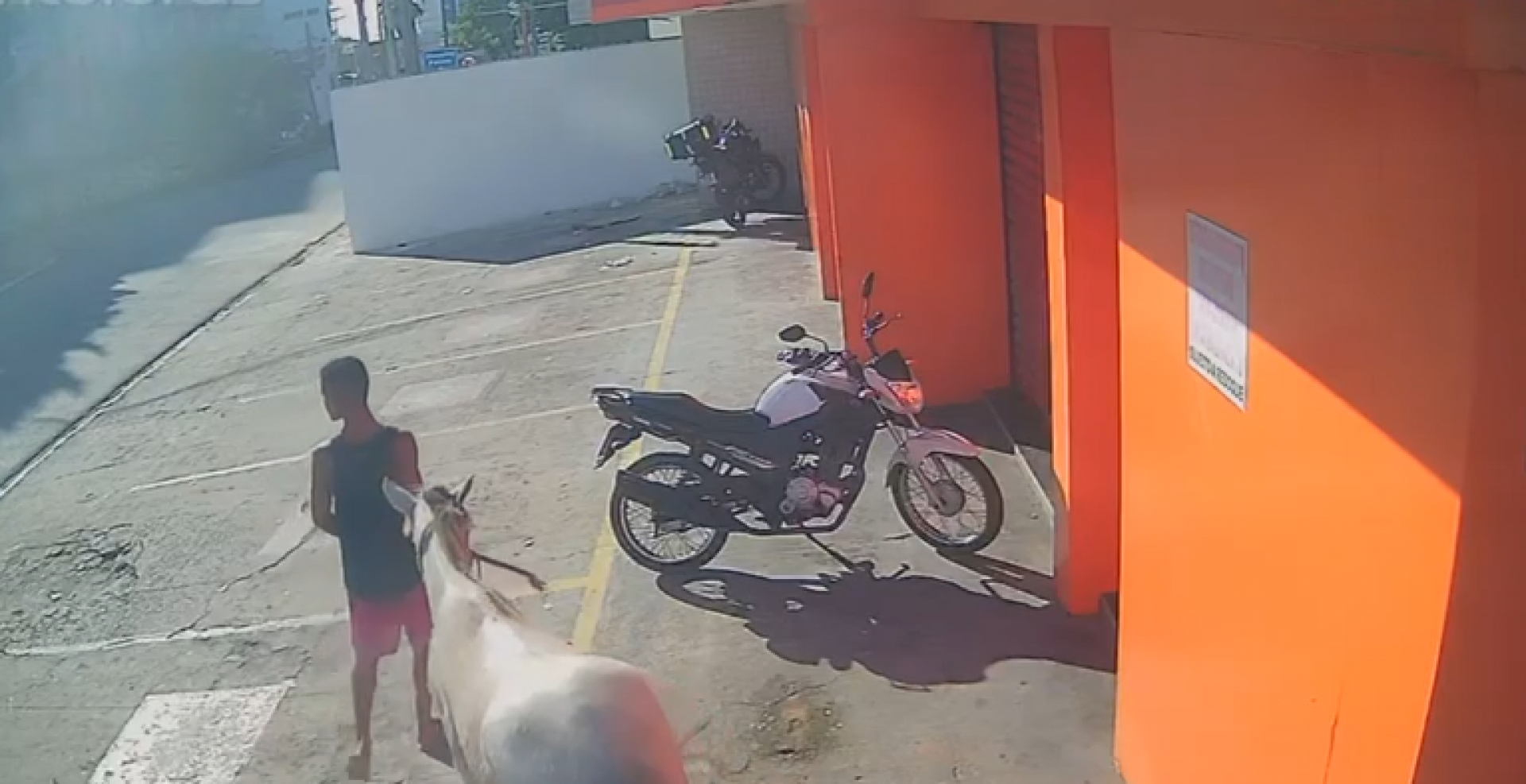 Câmara de segurança registrou o momento da ação 