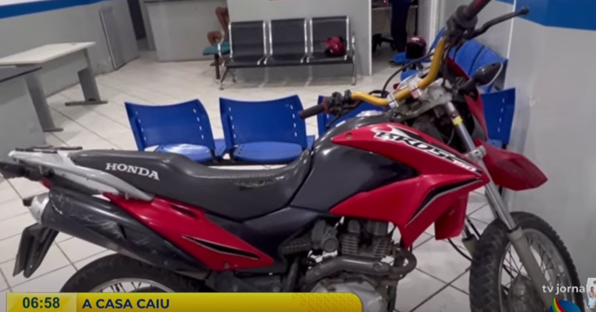 Motocicleta foi localizada após buscas do efetivo policial