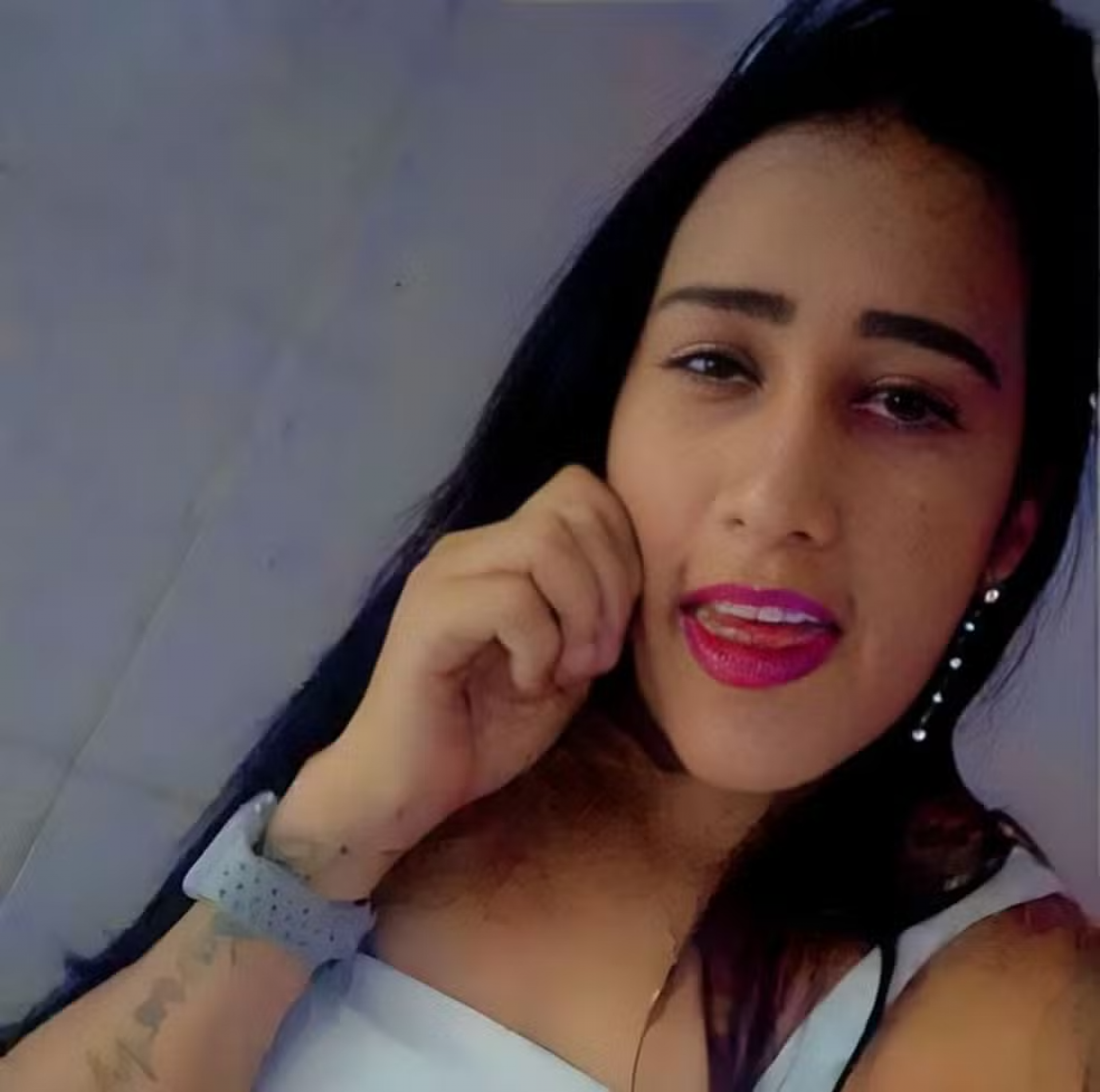 Imagem de Nicoli Cândida, mulher de 22 anos assassinada na Iputinga