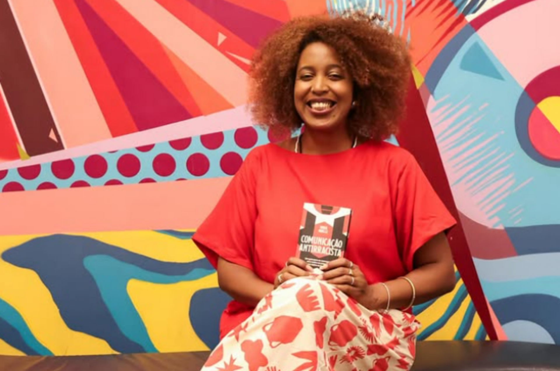 Midiã Noelle lança Guia de Comunicação Antirracista durante o Conecta Latinas, no Recife