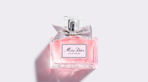 4 perfumes femininos da Dior para quem busca fixação infinita e cheiro de mulher rica
