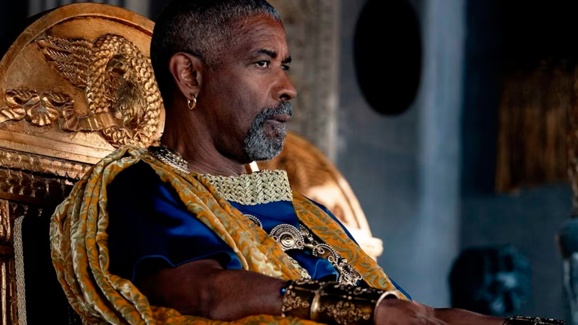 Emocionado, Denzel Washington é surpreendido em Cannes ao levar Palma de Ouro honorária