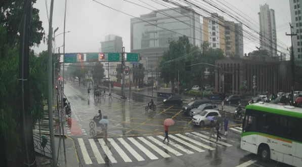 Avenida Agamenon Magalhães sentido Olinda