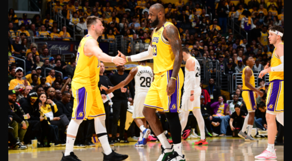 Eliminados dos playoffs, Los Angeles Lakers e Golden State Warriors já estão de olho no mercado de trocas e disputam os mesmos nomes para reforçar seus elencos na próxima temporada. Cientes de que LeBron James pode estar vivendo sua última temporada com a franquia, os Lakers monitoram as situações de Giannis Antetokounmpo, do Milwaukee Bucks, [&amp;#8230;]