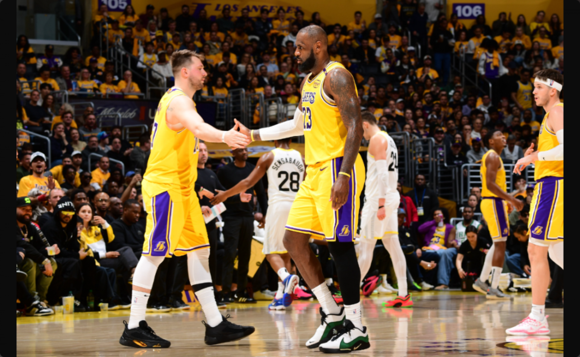 Warriors e Lakers disputam reforços no mercado da NBA