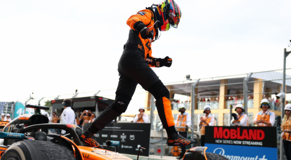A temporada 2025 da Fórmula 1 continua emocionante, com disputas acirradas na liderança e boas surpresas no grid. Neste sábado (31), Oscar Piastri conquistou a pole position para o Grande Prêmio da Espanha, com uma volta voadora de 1:11.546 no Circuito de Barcelona-Catalunha. A McLaren garantiu a dobradinha com Lando Norris em segundo (1:11.755), enquanto [&amp;#8230;]