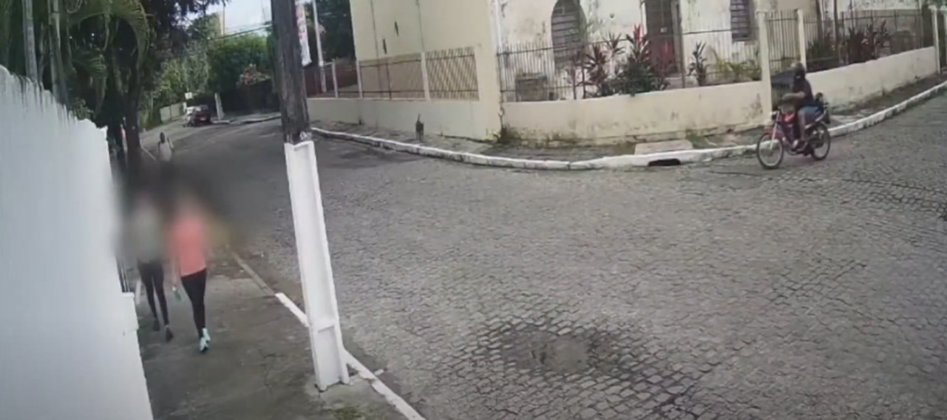 Câmeras de segurança registraram a ação do suspeito