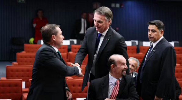 Mauro Cid tem encontro com Jair Bolsonaro, dentro do STF