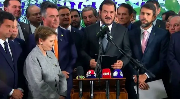 Federação União Progressista estreia cobrando ajuste nas contas do governo Lula