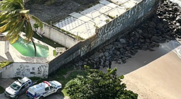 Corpo de mulher é encontrado na praia de Candeias, em Jaboatão dos Guararapes
