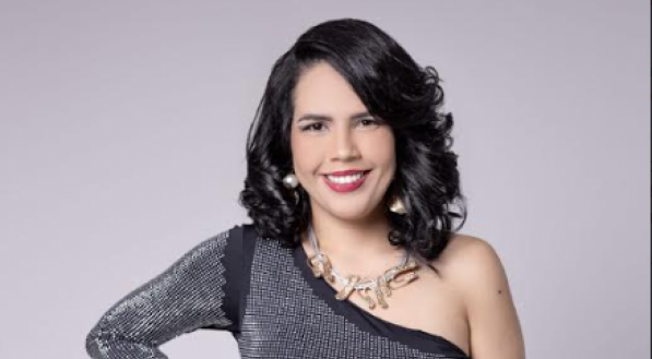 Nome em ascensão no São João de Caruaru, Maria Carmem lança clipe com novo sucesso