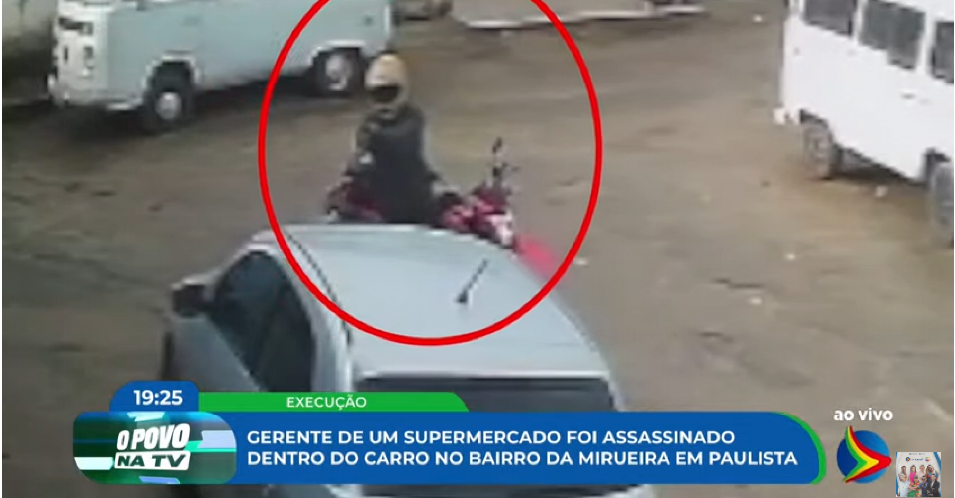 Imagem de momento em que o motoqueiro chega e executa o gerente de supermercados no bairro da Mirueira, Paulista