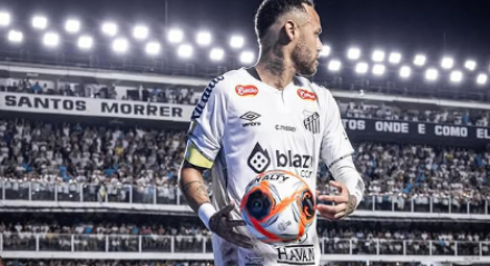 Após jogo festivo na Vila Belmiro, o camisa 10 do Peixe concedeu entrevista ao 