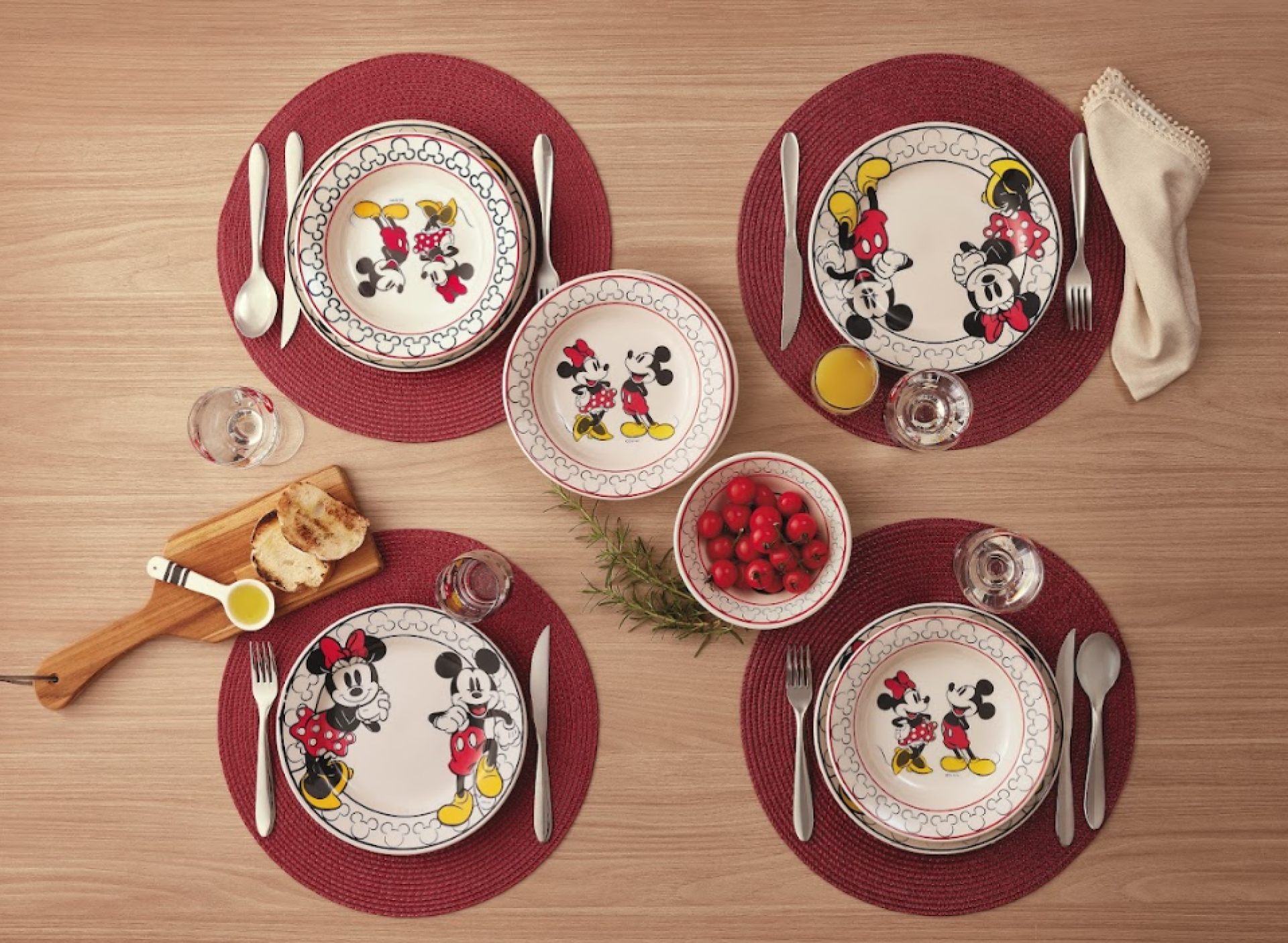 A coleção Mickey e Minnie chegou para encantar sua cozinha: conheça os lançamentos que estão presentes na nova linha de Casa & Estilo e Disney