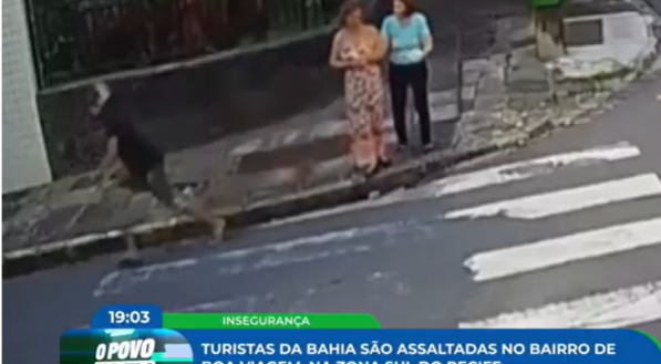 Imagem de duas turistas e assaltante no bairro de Boa Viagem