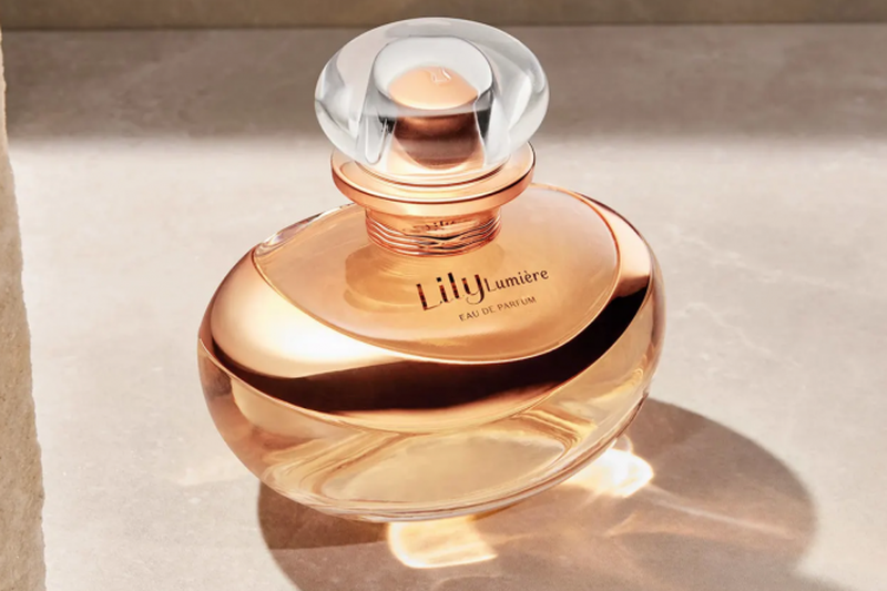Imagem do perfume "Lily", O Boticário.